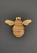 Load image into Gallery viewer, Brass Bumble Bee Door Knocker - Brass Finish